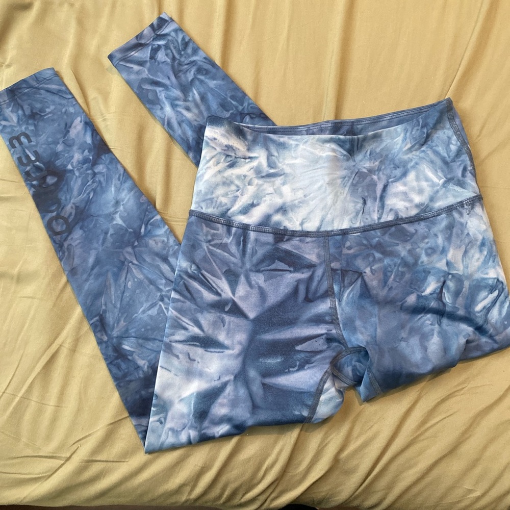 Beyond Yoga x Barre3 Shibori Blue Tie Dye Leggings